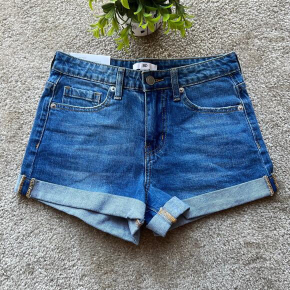 NWT BP Mid Rise Medium Wash Cuffed Denim Cotton Blend Shorts Size 25 - Picture 1 of 14